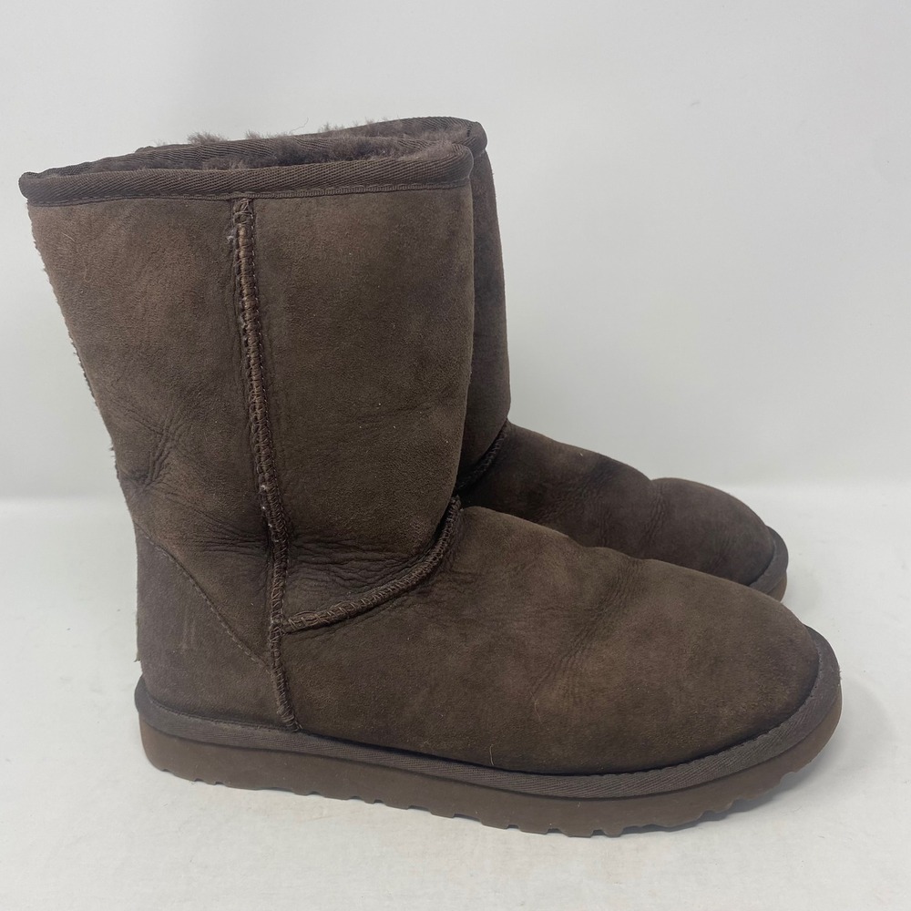 UGG Australia 5825 Classic Short Chocolate Brown Suede Sheepskin Boots Womens 8